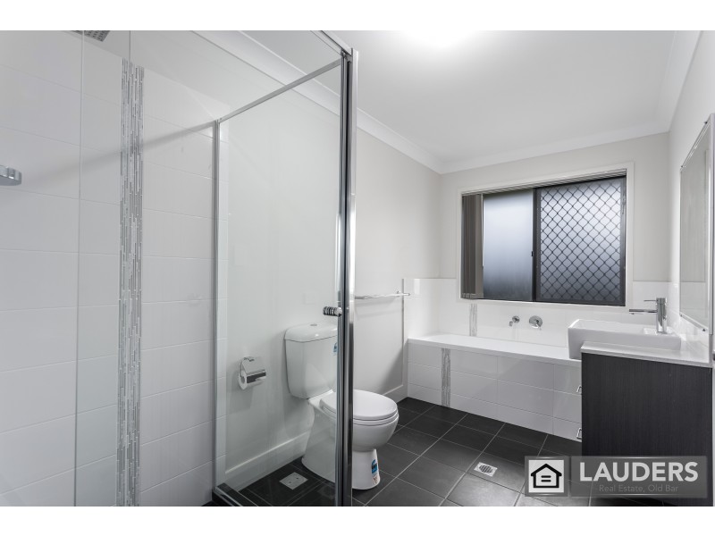 16 Mackerel Way, Old Bar NSW 2430