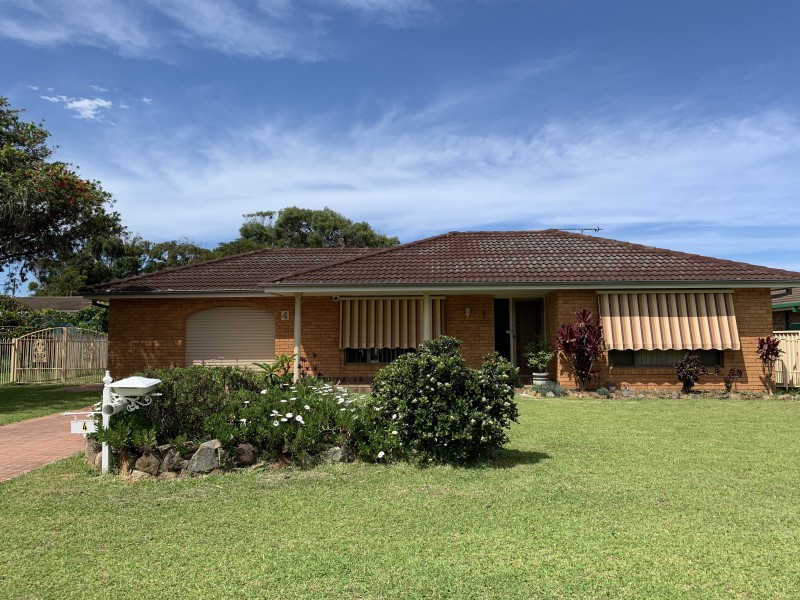 4 Joel Drive, Old Bar NSW 2430