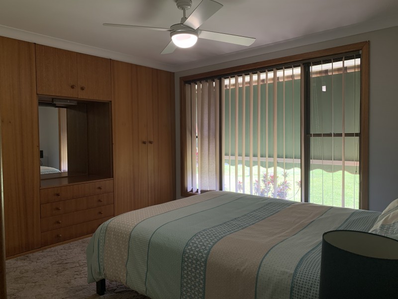 4 Joel Drive, Old Bar NSW 2430