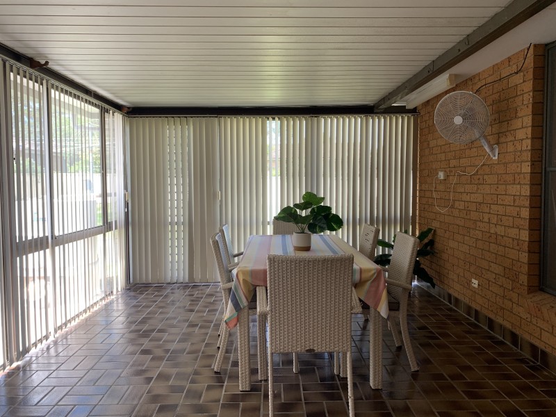 4 Joel Drive, Old Bar NSW 2430
