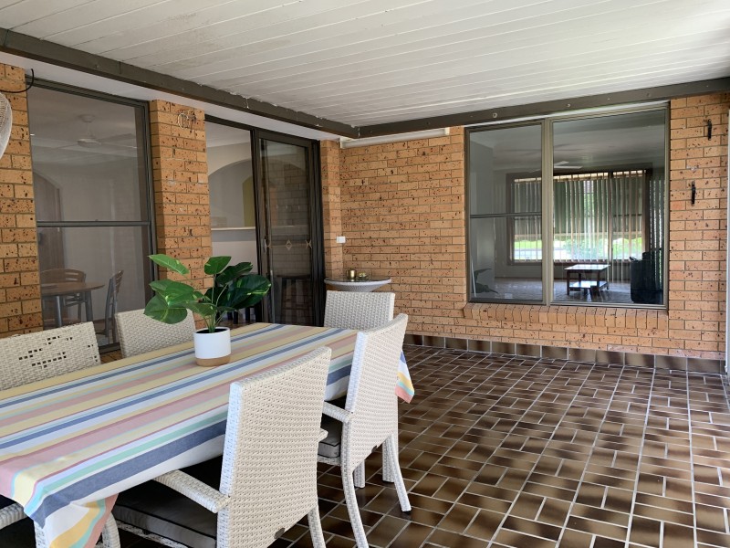 4 Joel Drive, Old Bar NSW 2430