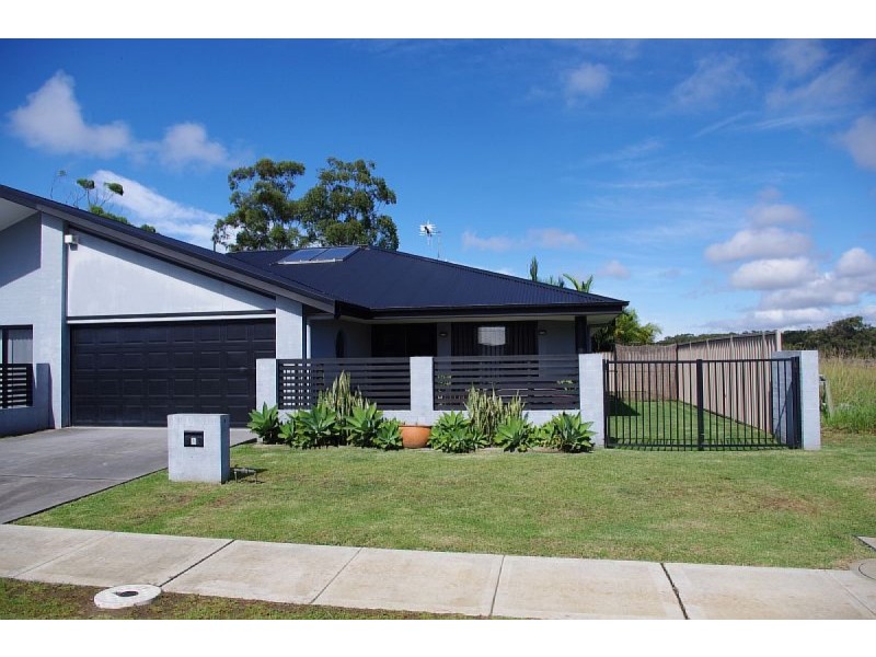 2 Greenbank Way, Old Bar NSW 2430