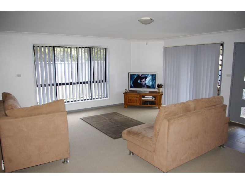 2 Greenbank Way, Old Bar NSW 2430