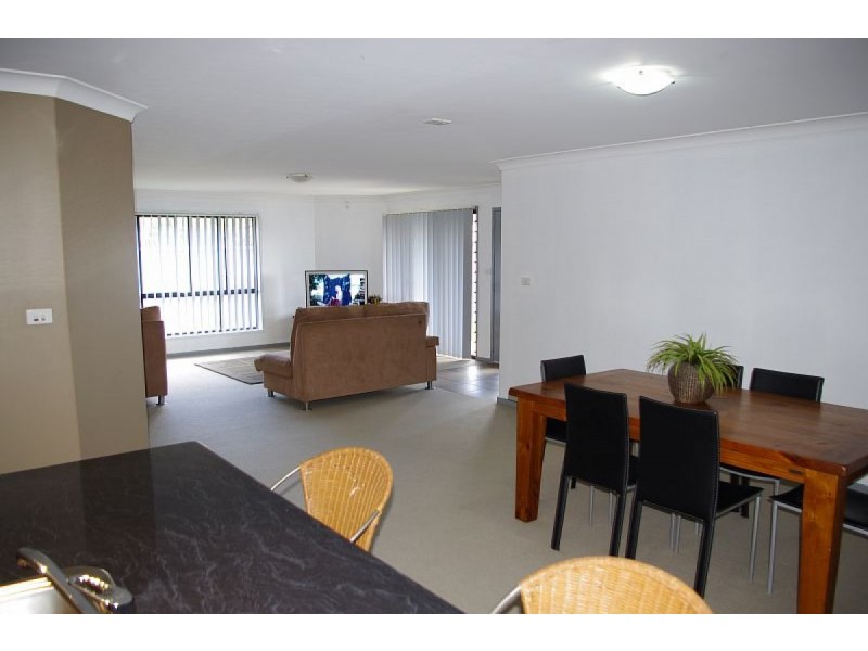 2 Greenbank Way, Old Bar NSW 2430