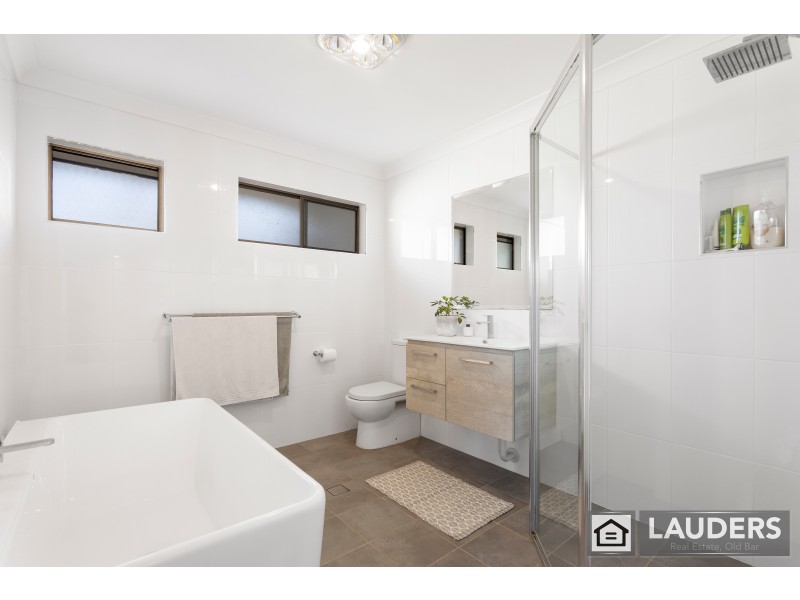 20 Joel Drive, Old Bar NSW 2430