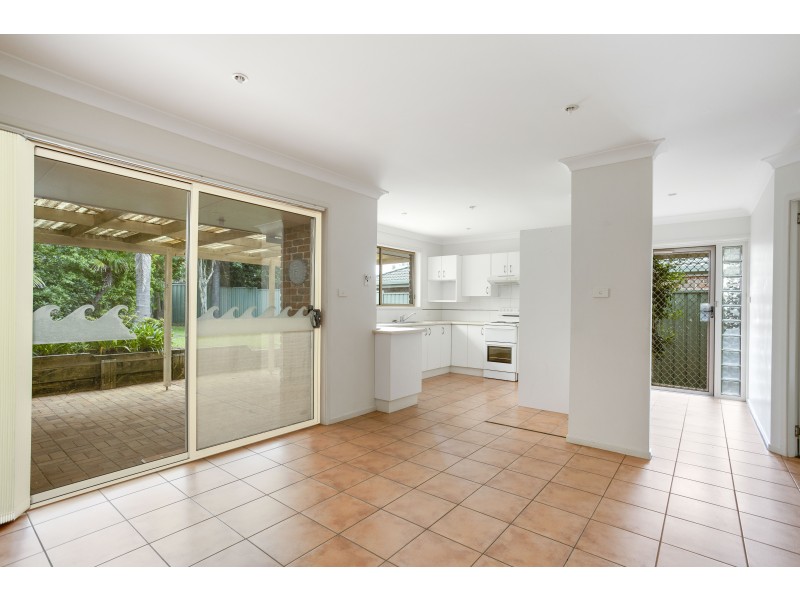 1/7 Paradise Close, Old Bar NSW 2430