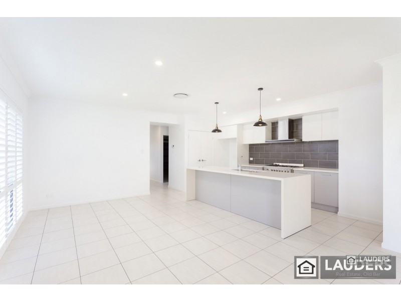 8 Viewmont Way, Old Bar NSW 2430