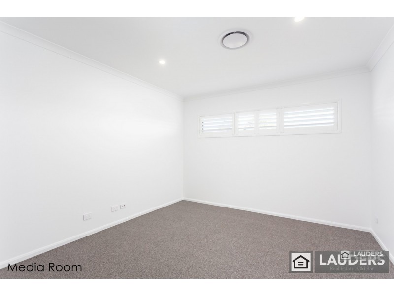 8 Viewmont Way, Old Bar NSW 2430