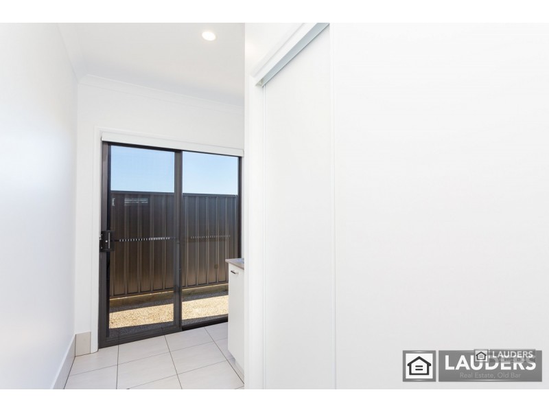 8 Viewmont Way, Old Bar NSW 2430