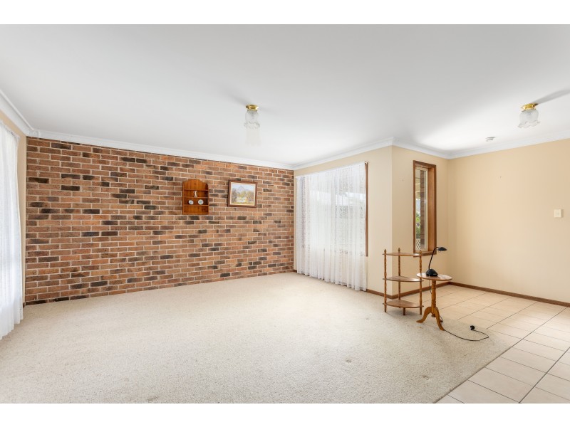 25 Joel Drive, Old Bar NSW 2430