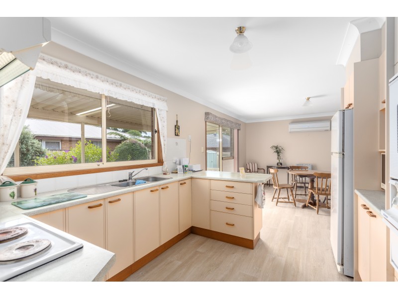 25 Joel Drive, Old Bar NSW 2430