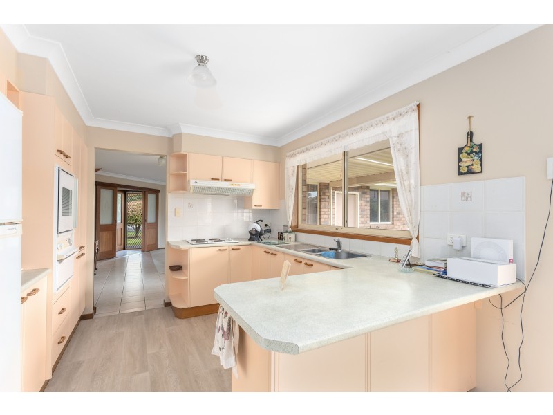 25 Joel Drive, Old Bar NSW 2430
