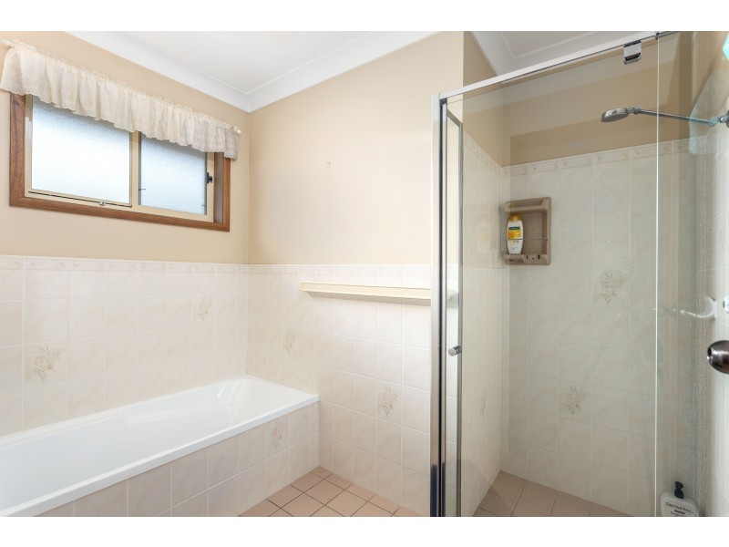 25 Joel Drive, Old Bar NSW 2430