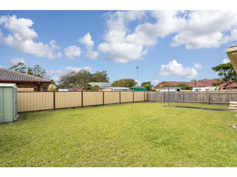 25 Joel Drive, Old Bar NSW 2430