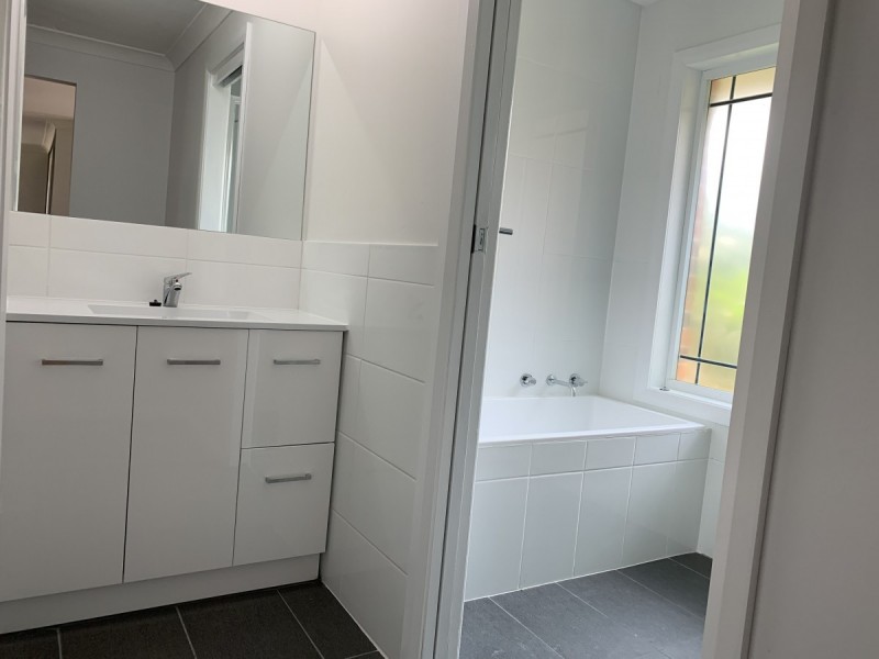 4B Gannet Crescent, Old Bar NSW 2430