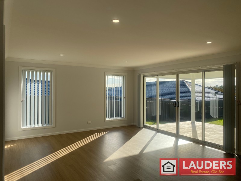 9 Ondaroo Crest, Old Bar NSW 2430