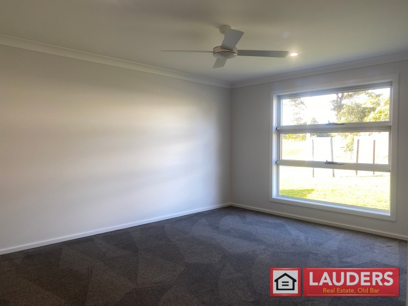 9 Ondaroo Crest, Old Bar NSW 2430