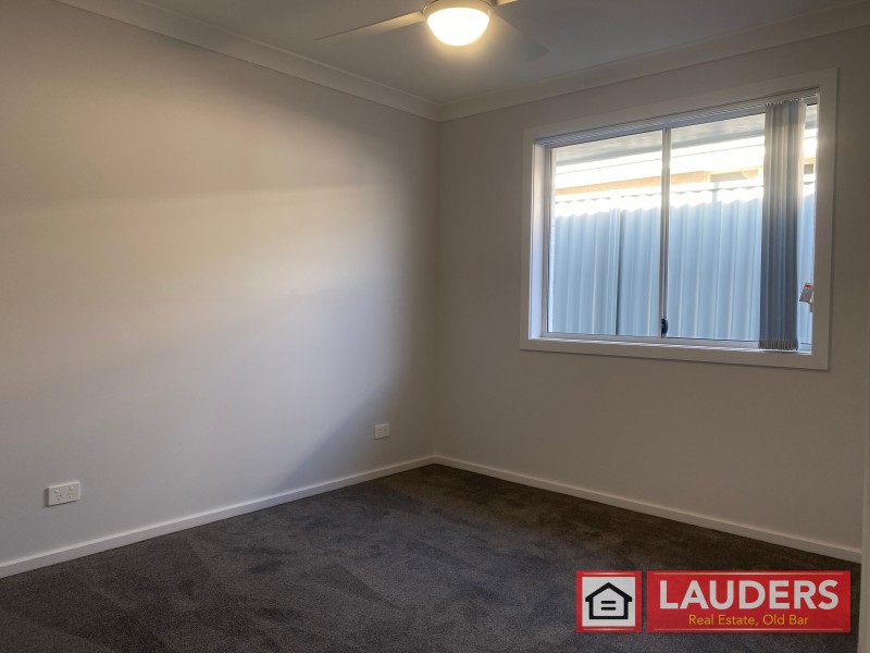 9 Ondaroo Crest, Old Bar NSW 2430