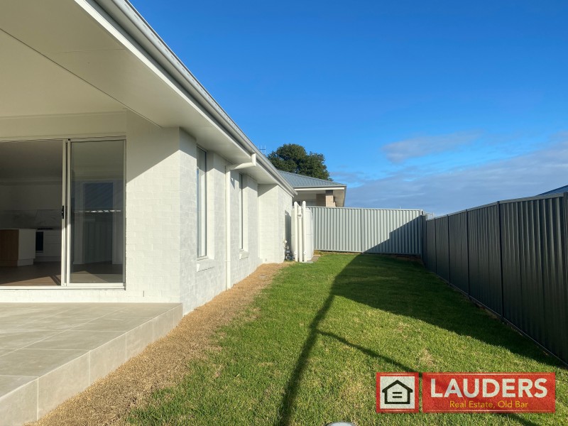 9 Ondaroo Crest, Old Bar NSW 2430
