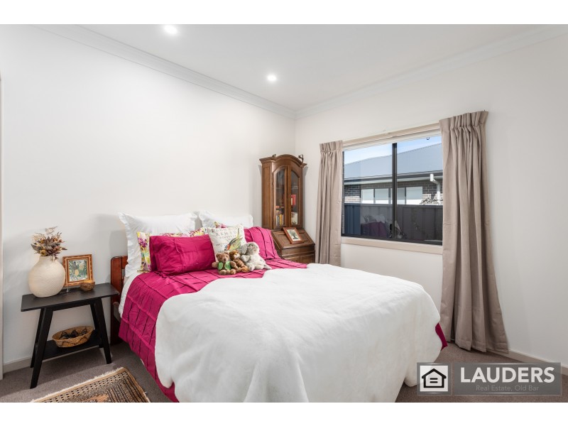 10 Bunyan Avenue, Old Bar NSW 2430