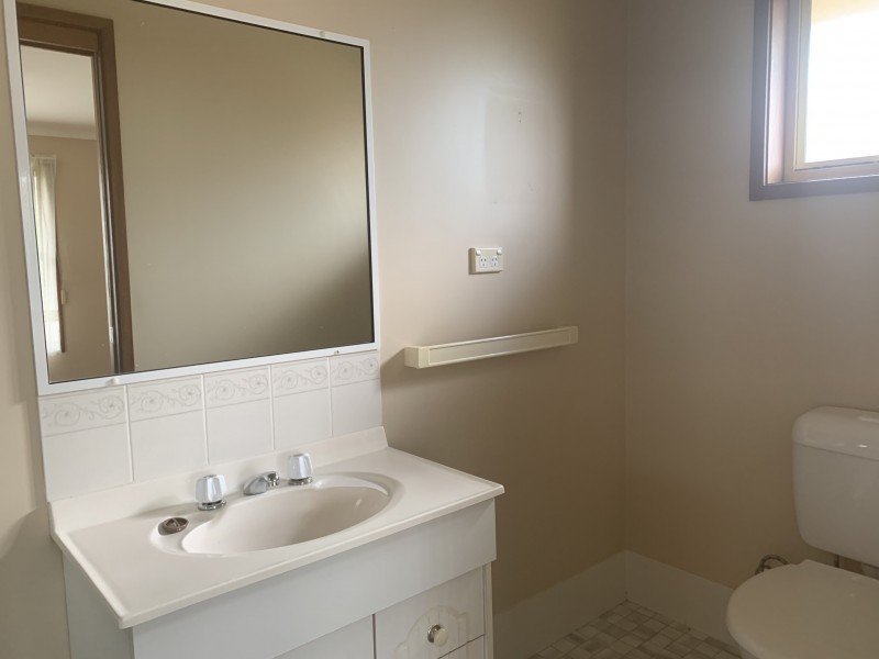 25 Joel Drive, Old Bar NSW 2430