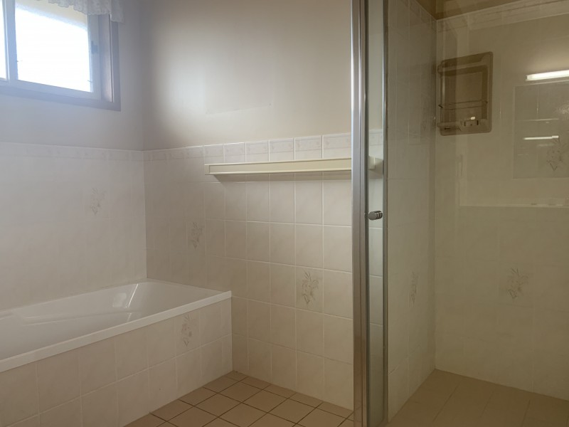 25 Joel Drive, Old Bar NSW 2430