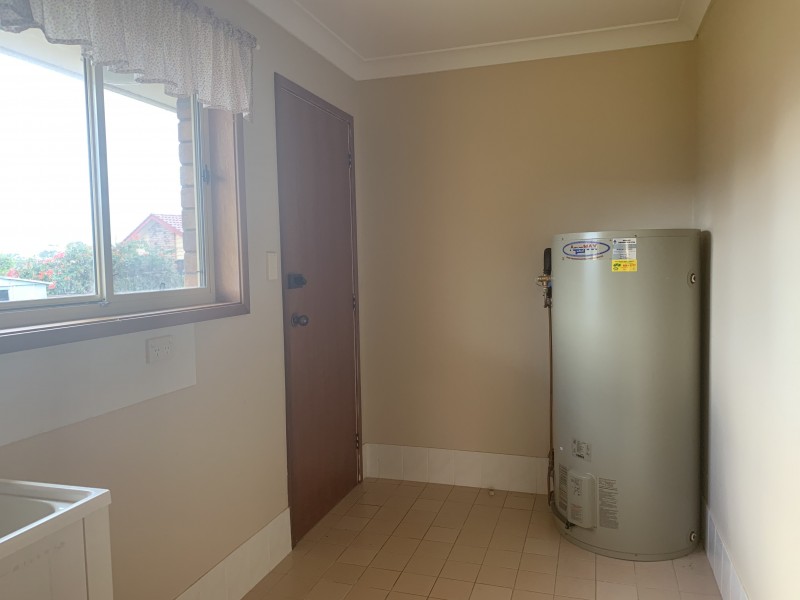 25 Joel Drive, Old Bar NSW 2430