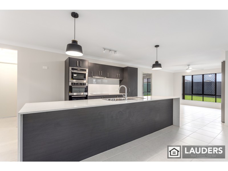 16 Mackerel Way, Old Bar NSW 2430