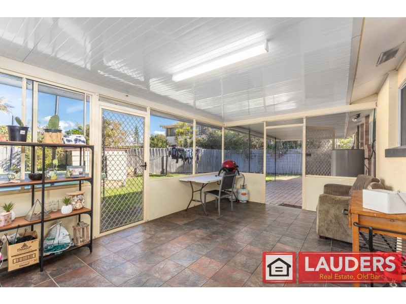 1 Sunrise Close, Old Bar NSW 2430