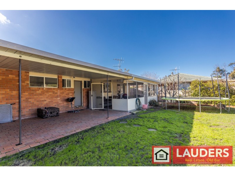1 Sunrise Close, Old Bar NSW 2430