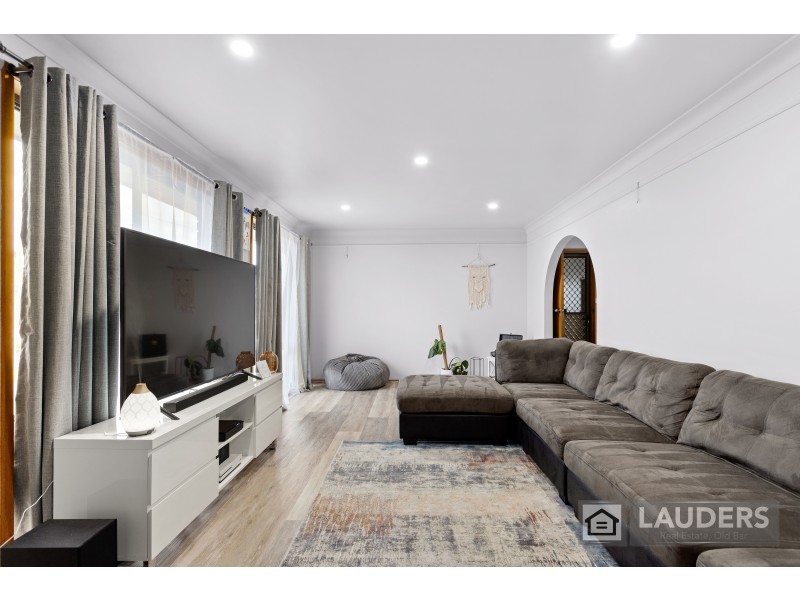 11 Cross Street, Old Bar NSW 2430