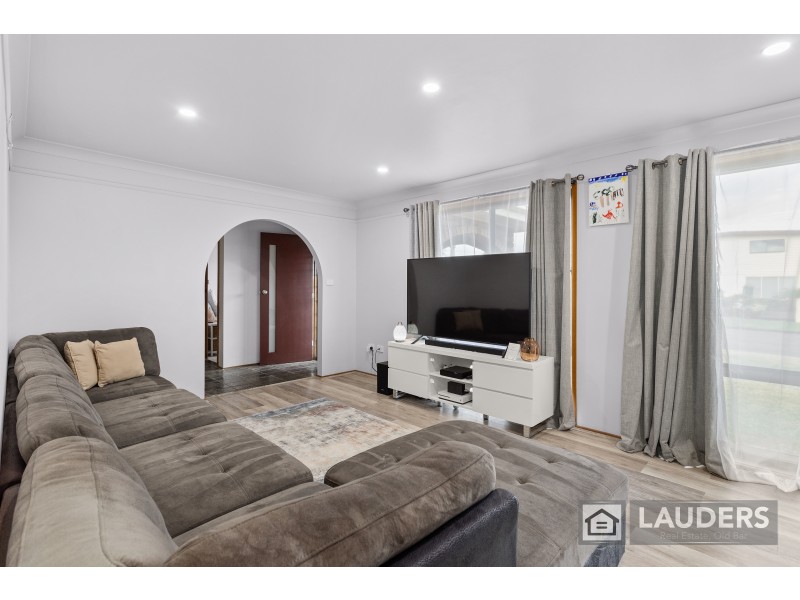 11 Cross Street, Old Bar NSW 2430