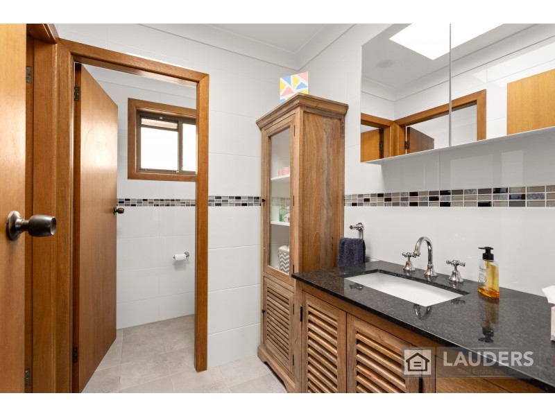 11 Cross Street, Old Bar NSW 2430