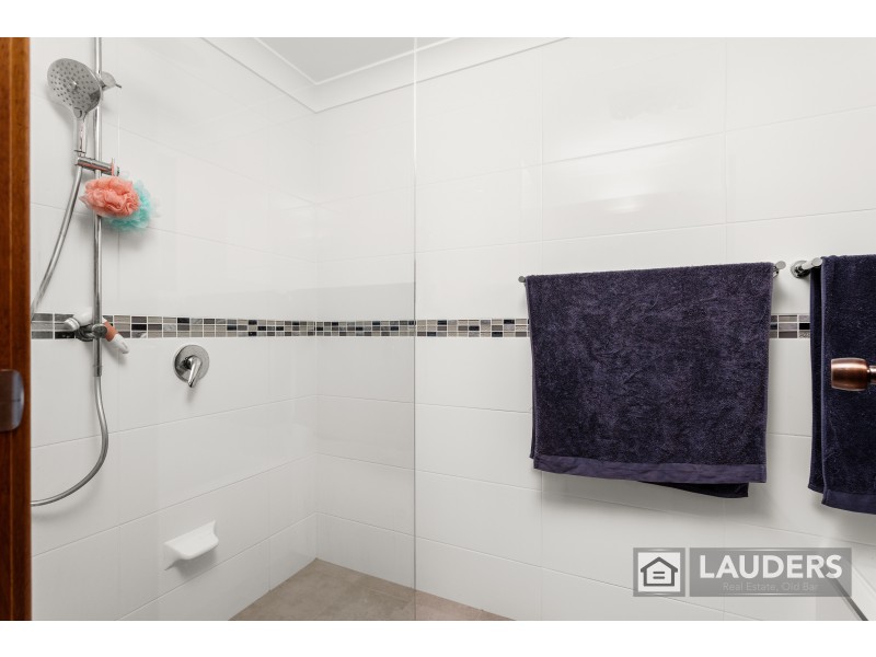 11 Cross Street, Old Bar NSW 2430