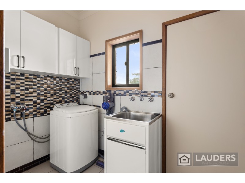 11 Cross Street, Old Bar NSW 2430