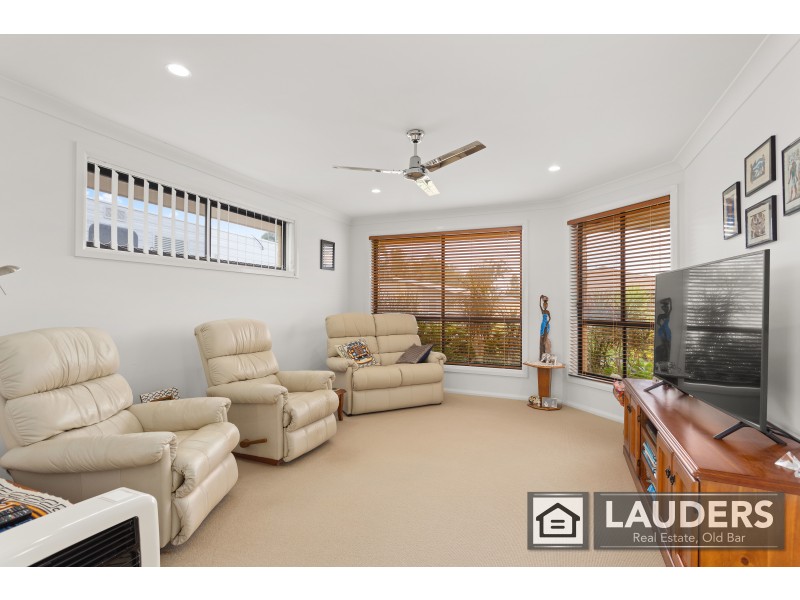 14 Yellowfin Avenue, Old Bar NSW 2430
