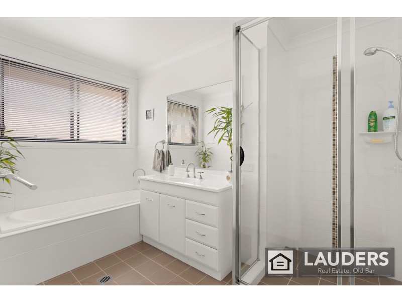 14 Yellowfin Avenue, Old Bar NSW 2430