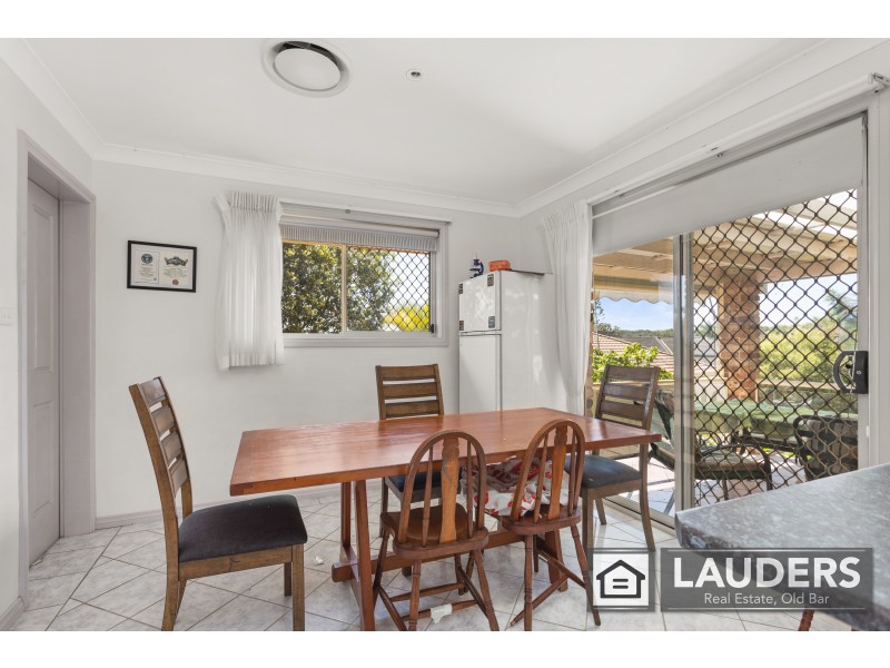 4 Osprey Avenue, Old Bar NSW 2430
