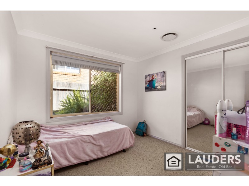 4 Osprey Avenue, Old Bar NSW 2430