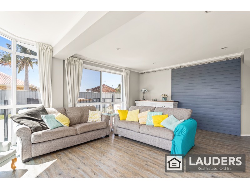 11 Laurina Close, Old Bar NSW 2430