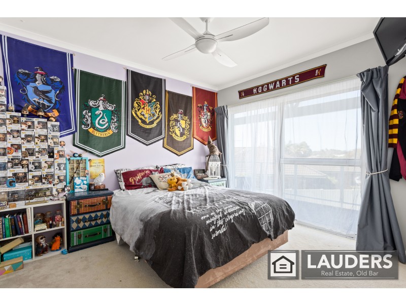 11 Laurina Close, Old Bar NSW 2430