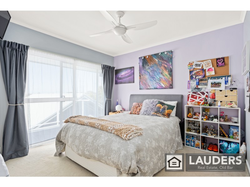 11 Laurina Close, Old Bar NSW 2430