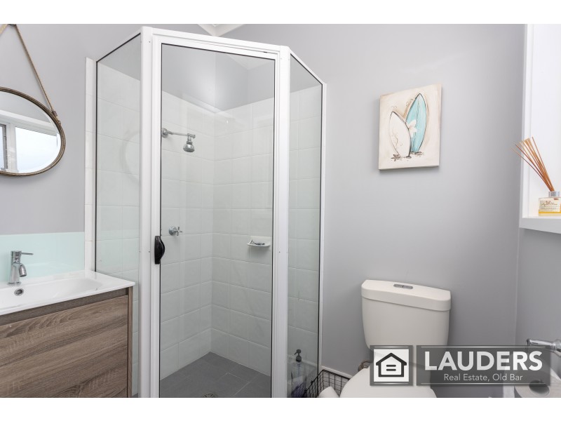 11 Laurina Close, Old Bar NSW 2430