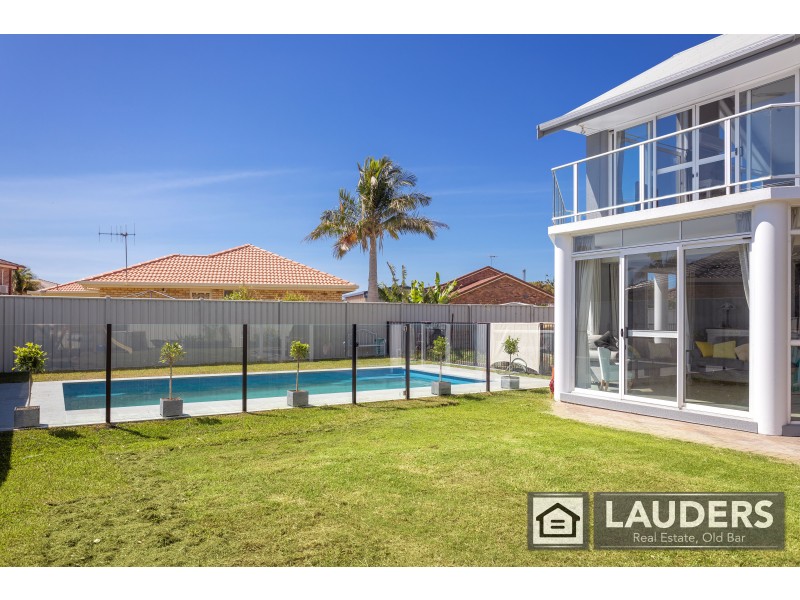 11 Laurina Close, Old Bar NSW 2430