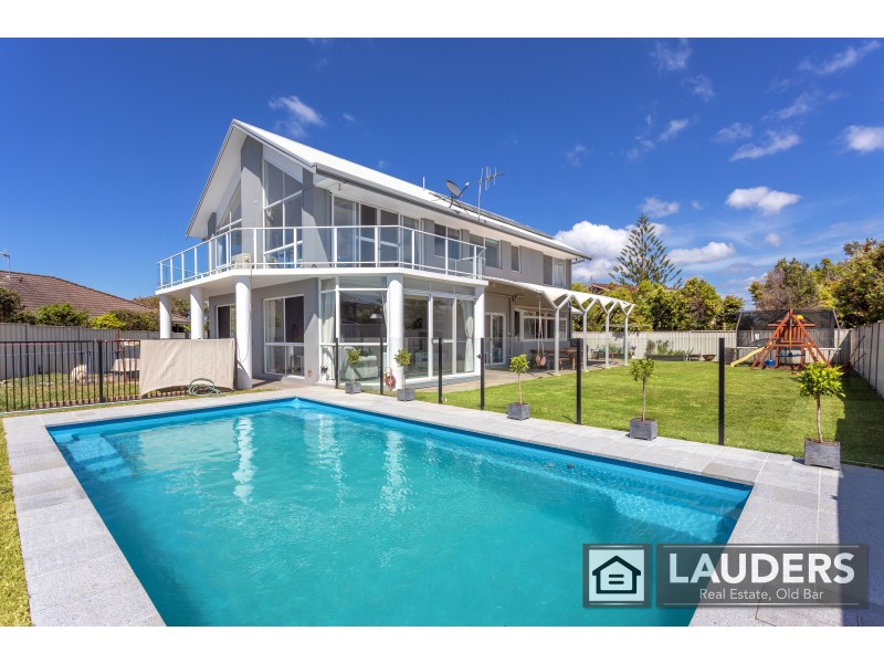11 Laurina Close, Old Bar NSW 2430