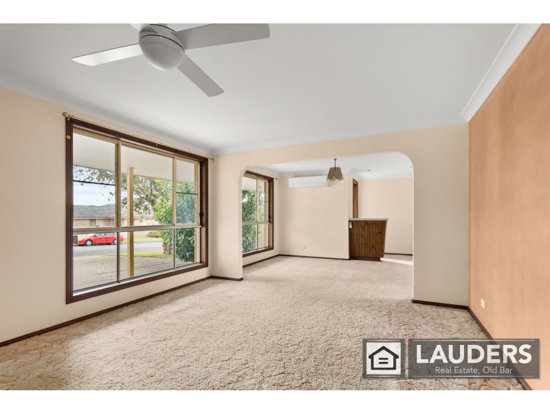 4 Pryor Crescent, Old Bar NSW 2430