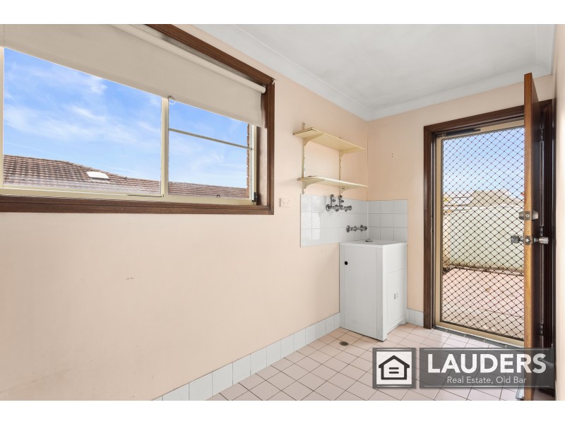 4 Pryor Crescent, Old Bar NSW 2430
