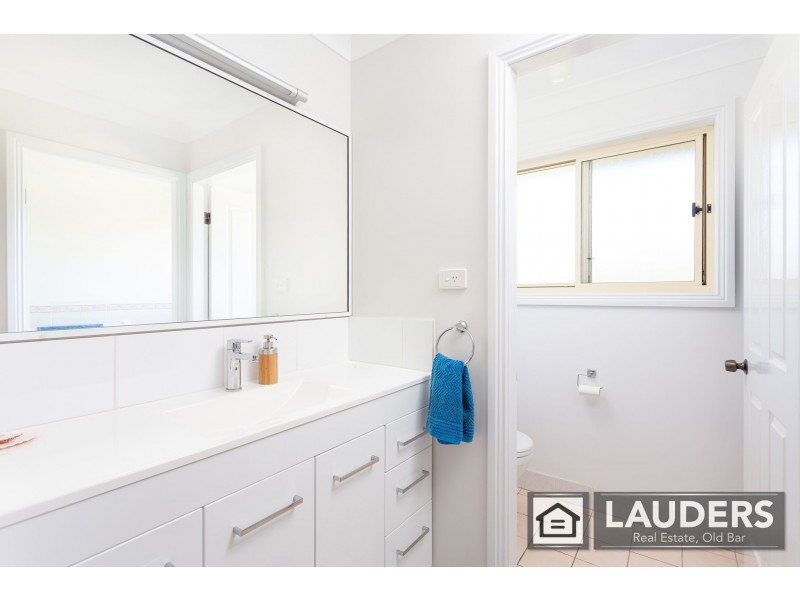 19B Molong Road, Old Bar NSW 2430