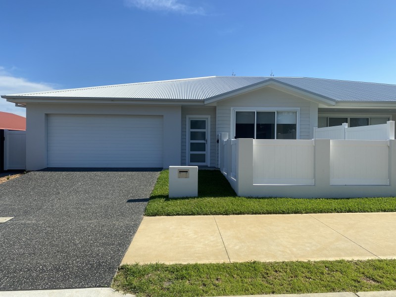 1 Bunyan Avenue, Old Bar NSW 2430