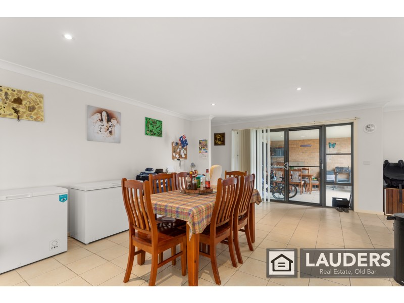 17 Flagtail Avenue, Old Bar NSW 2430